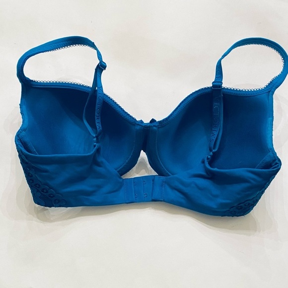 Victoria’s Secret Lined Demi Bra - Picture 2 of 3